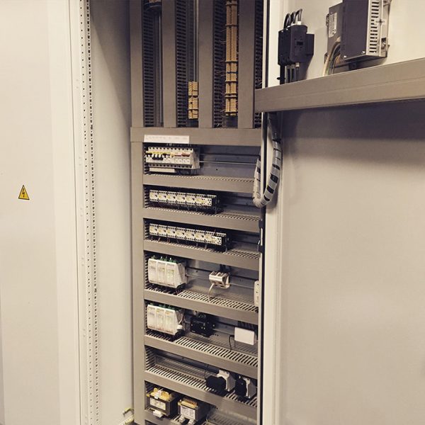 Control cabinet